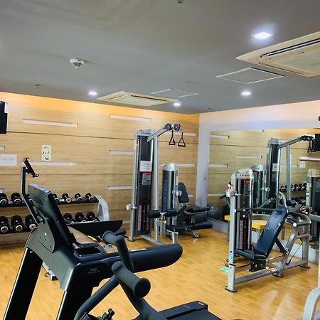 باساي Two Palm Tree Villas Condominium - Studio 8Th Fl With Balcony - Across Terminal 3 Airport المظهر الخارجي الصورة