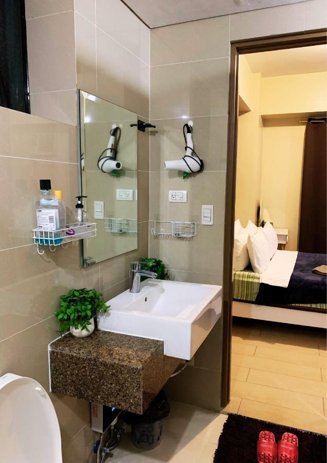 باساي Two Palm Tree Villas Condominium - Studio 8Th Fl With Balcony - Across Terminal 3 Airport المظهر الخارجي الصورة