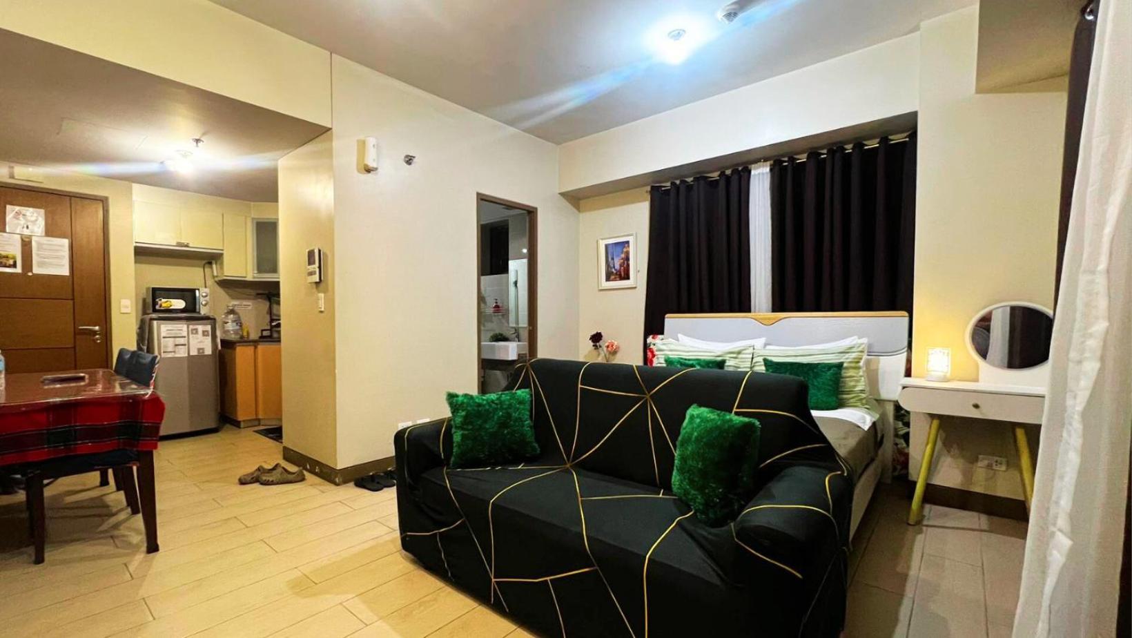 باساي Two Palm Tree Villas Condominium - Studio 8Th Fl With Balcony - Across Terminal 3 Airport المظهر الخارجي الصورة